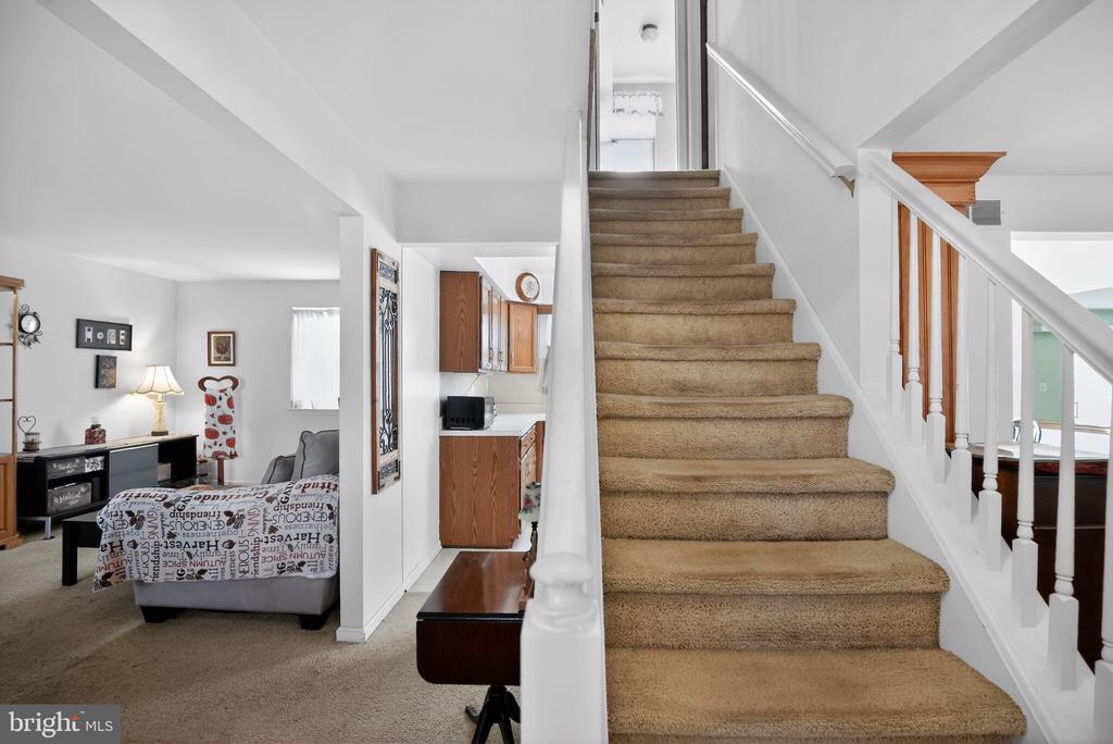 2306 CAROL LANE