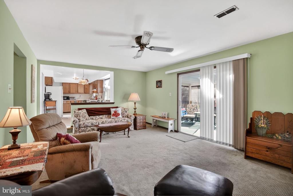 2306 CAROL LANE