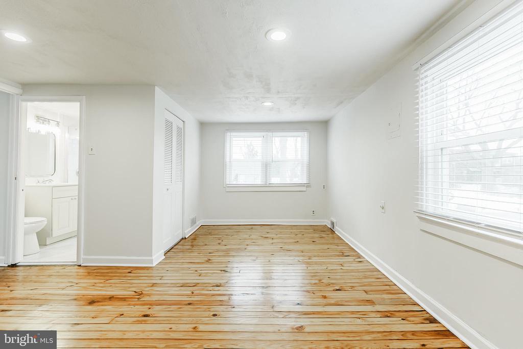 431 CENTRAL AVENUE 2ND FLOOR