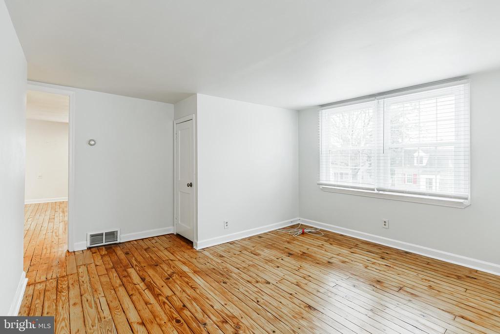 431 CENTRAL AVENUE 2ND FLOOR