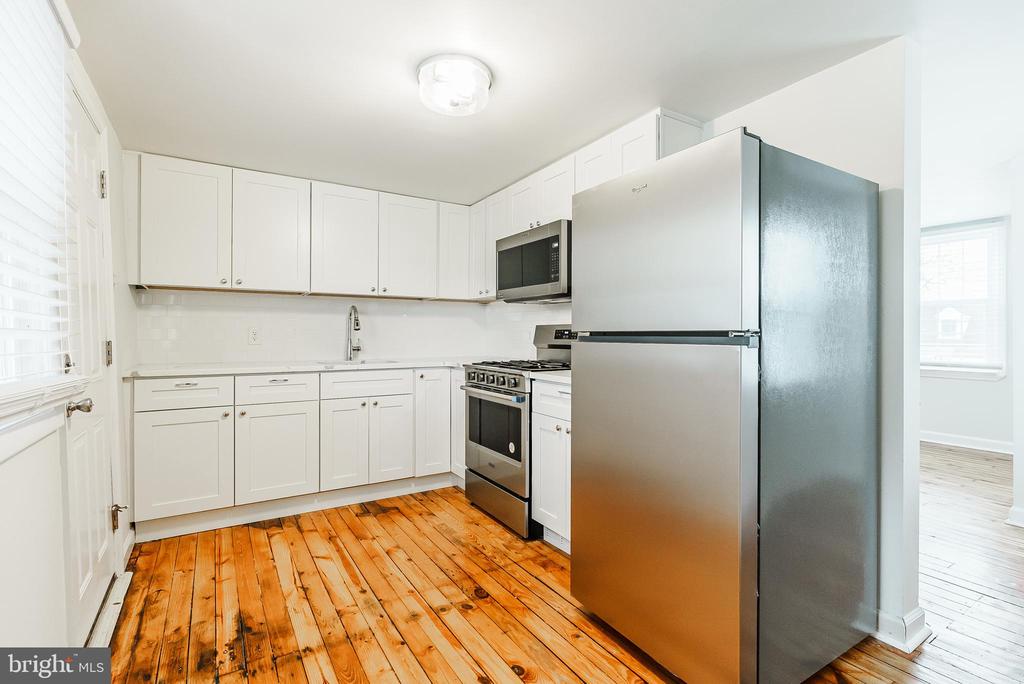 431 CENTRAL AVENUE 2ND FLOOR
