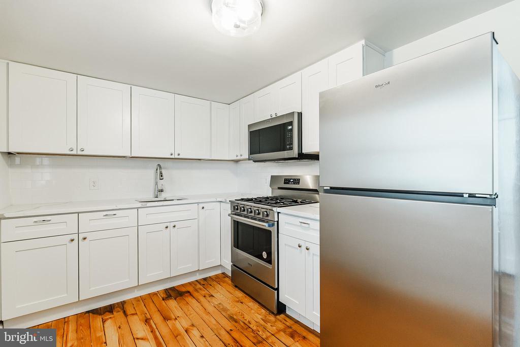 431 CENTRAL AVENUE 2ND FLOOR