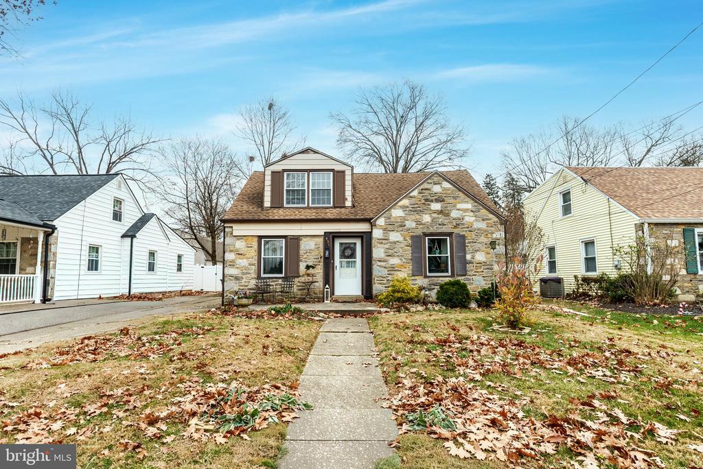 431 CENTRAL AVENUE 2ND FLOOR