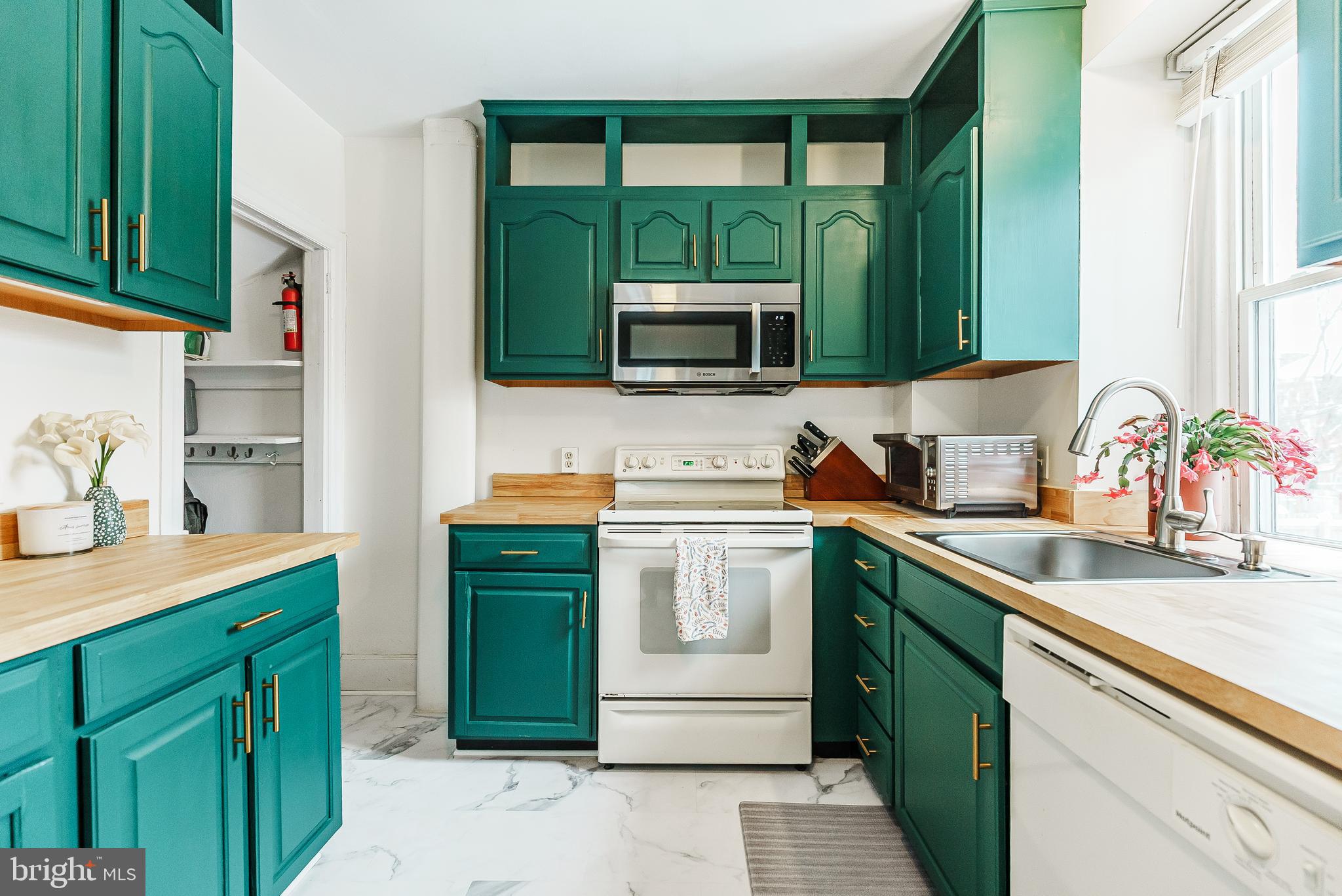 452 RENFREW AVENUE