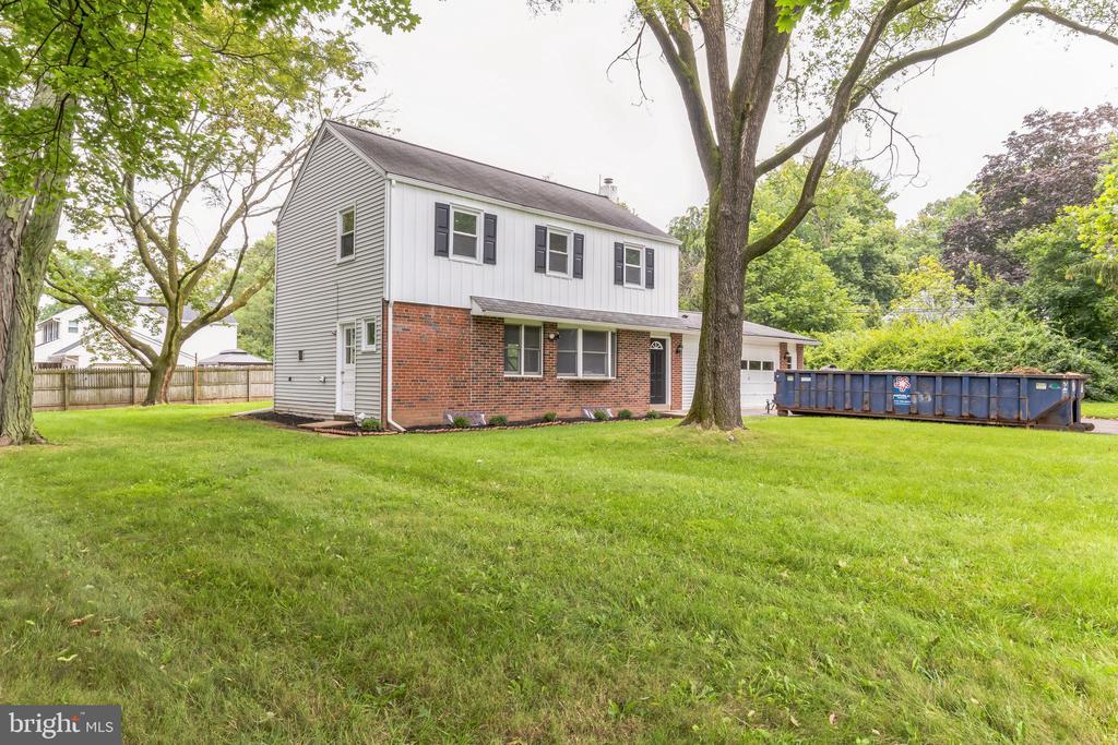 999 NETHERWOOD DRIVE