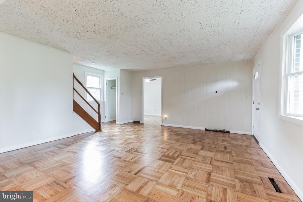 999 NETHERWOOD DRIVE