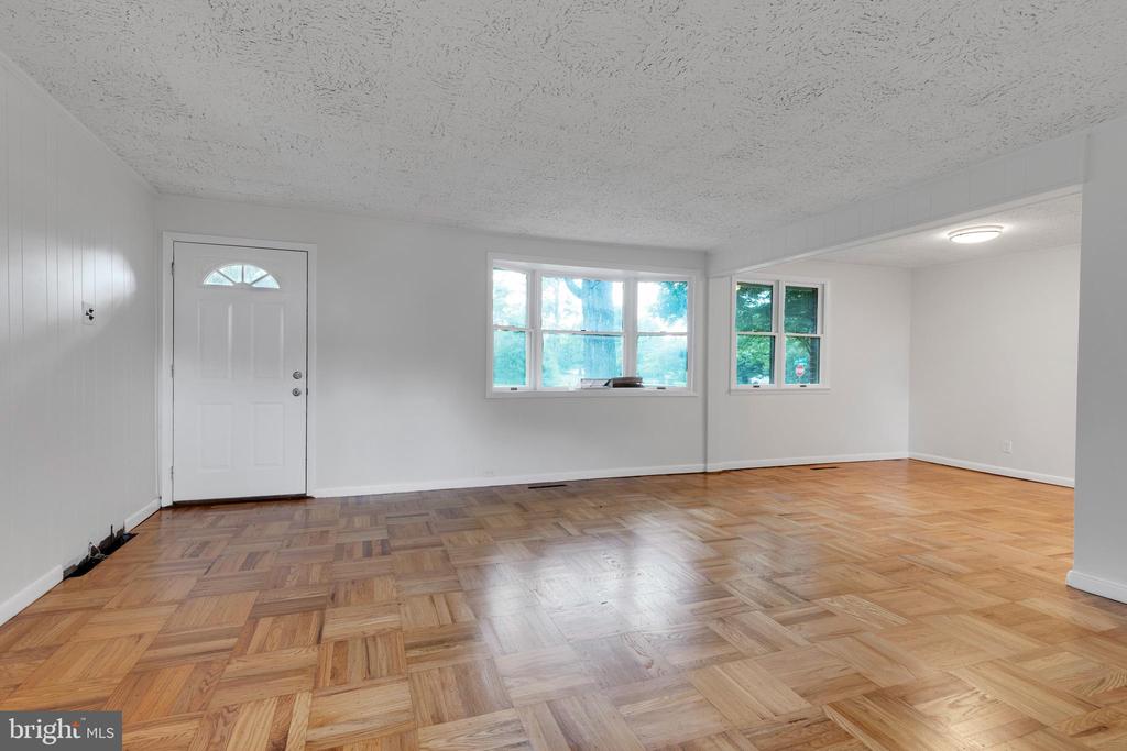 999 NETHERWOOD DRIVE