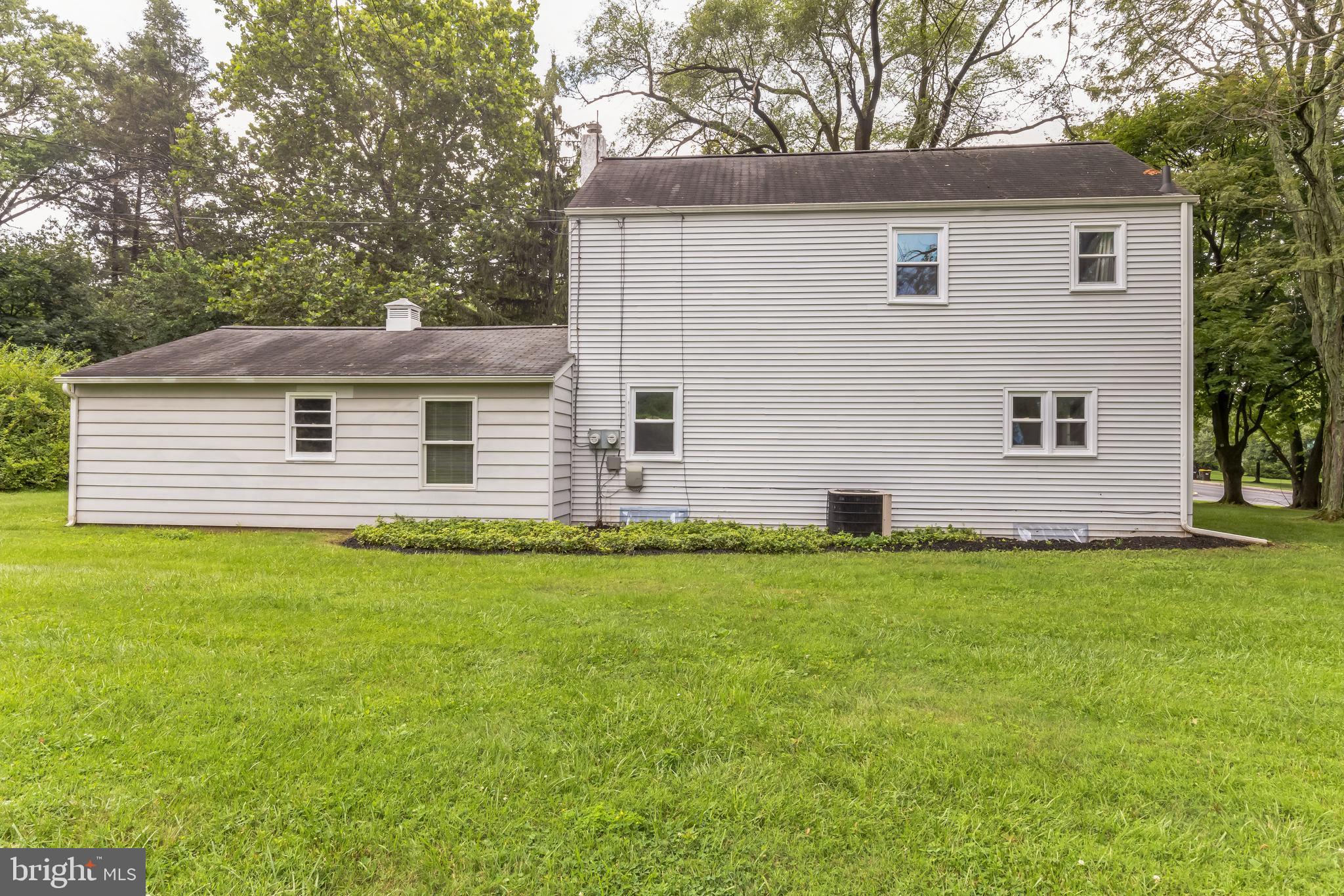 999 NETHERWOOD DRIVE