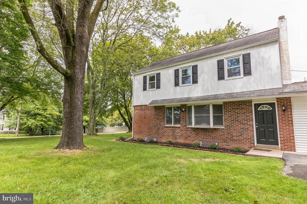 999 NETHERWOOD DRIVE