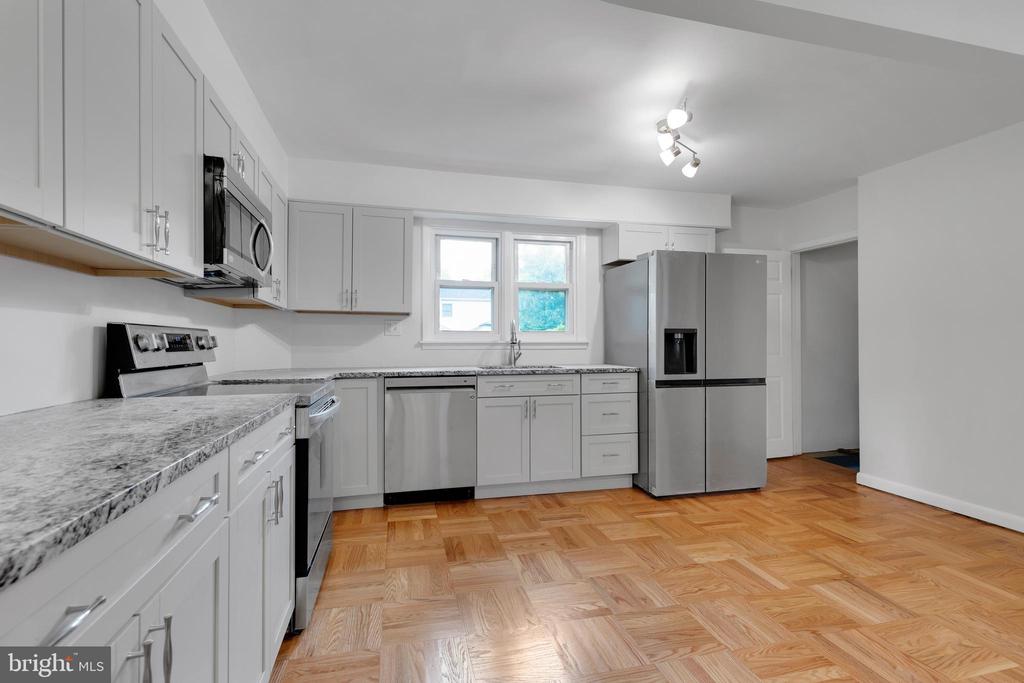 999 NETHERWOOD DRIVE
