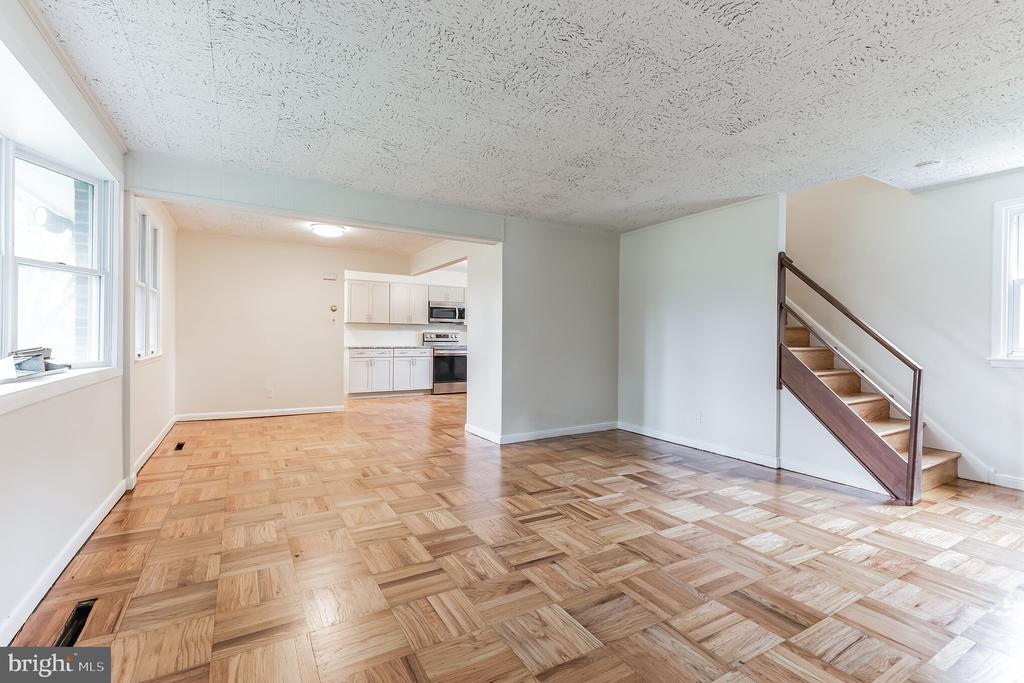 999 NETHERWOOD DRIVE