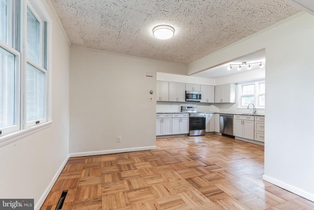 999 NETHERWOOD DRIVE