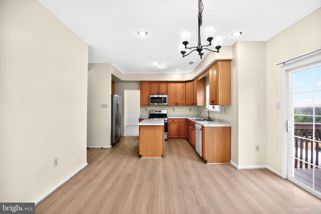 2002 ARCHER COURT