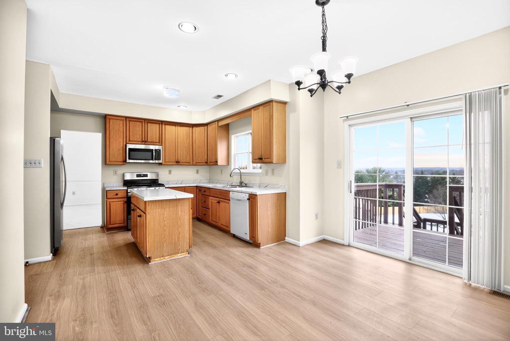 2002 ARCHER COURT