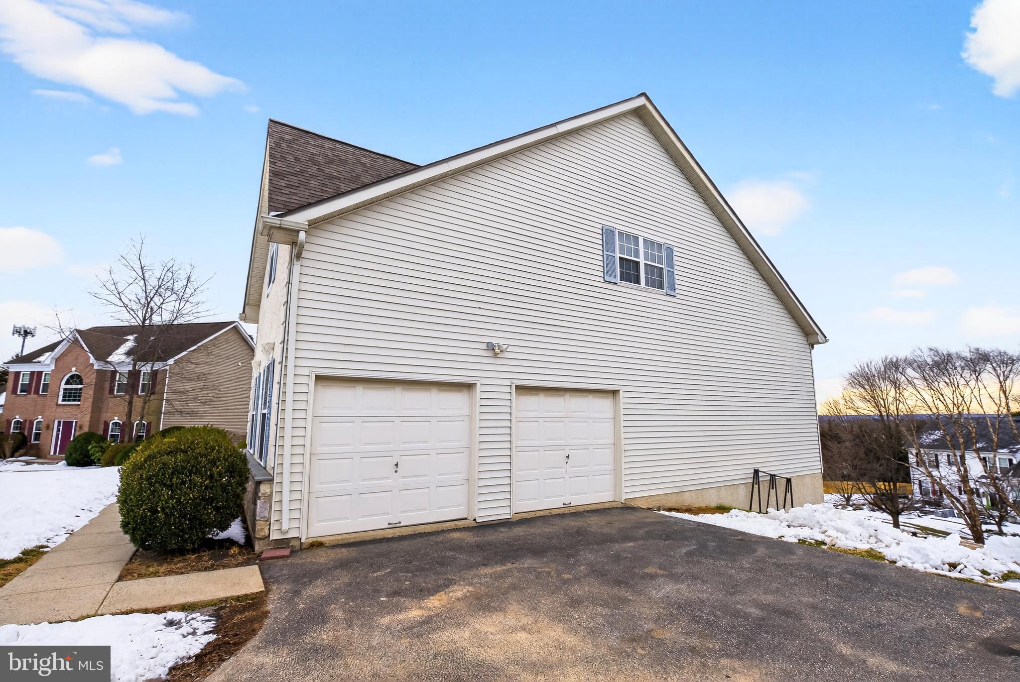 2002 ARCHER COURT