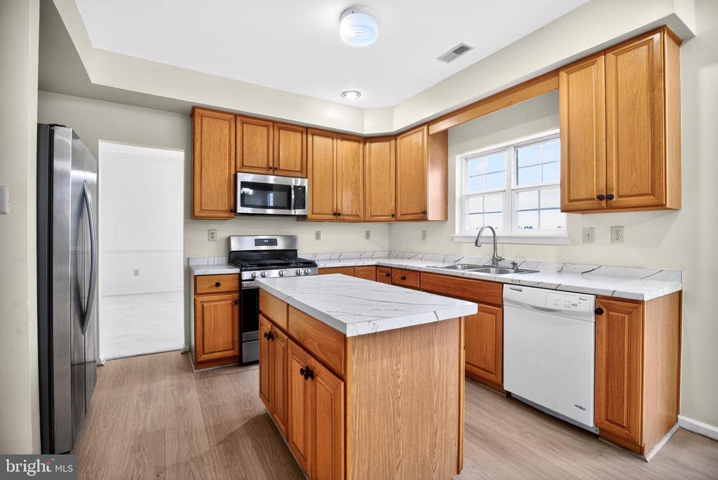 2002 ARCHER COURT