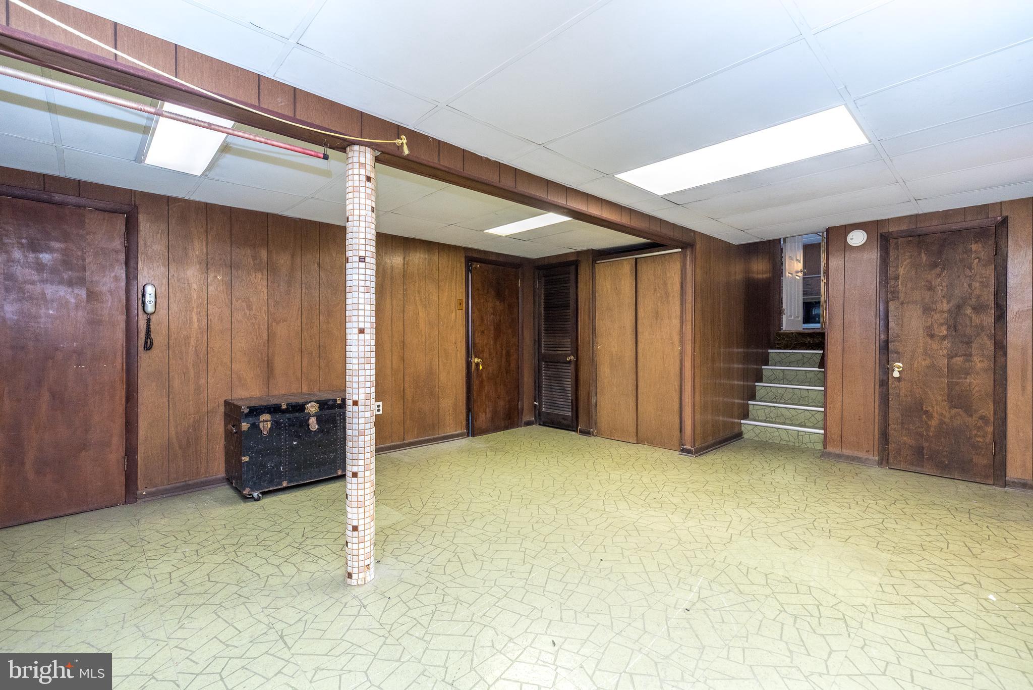 908 G AVENUE