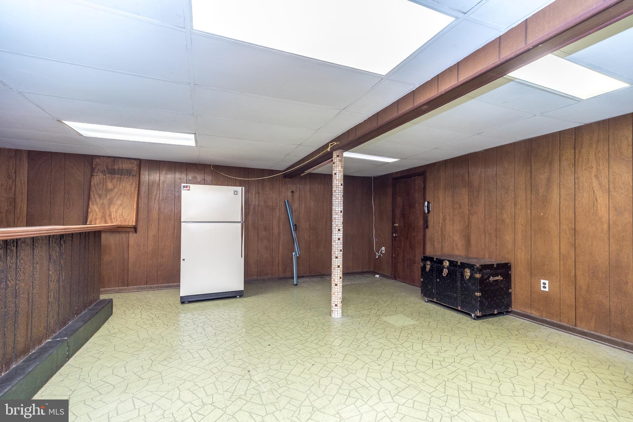 908 G AVENUE