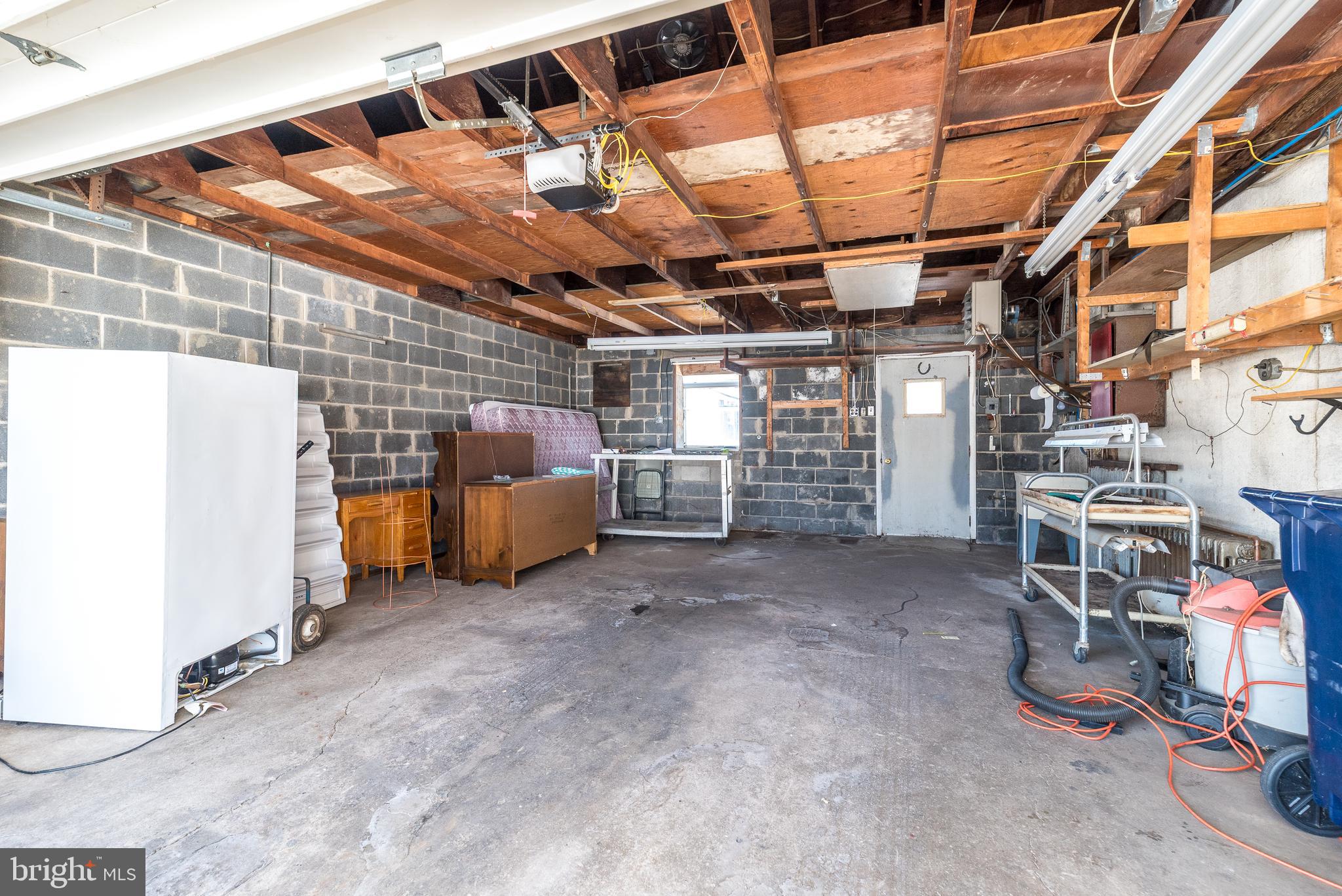 908 G AVENUE