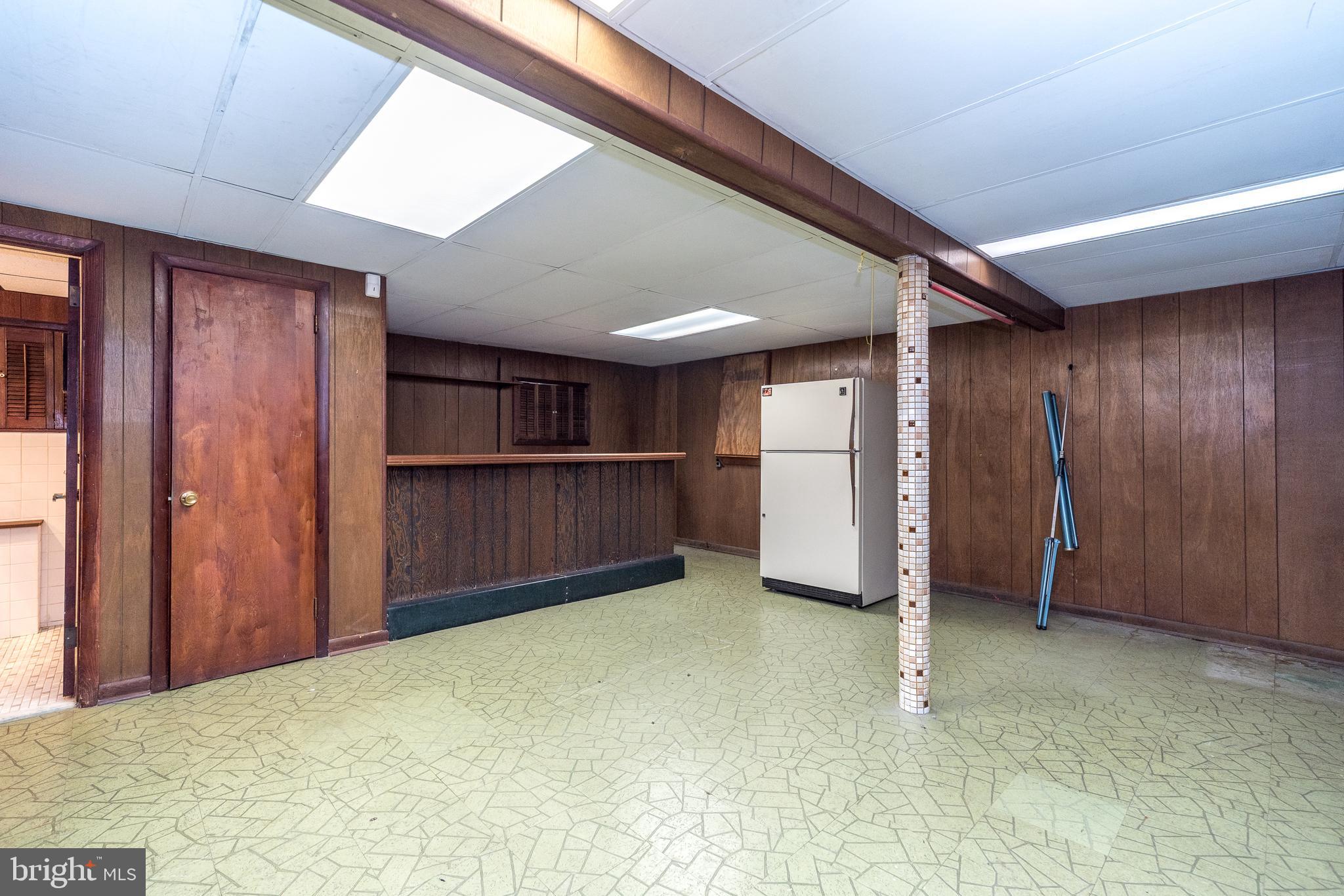 908 G AVENUE
