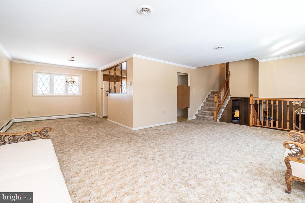 908 G AVENUE