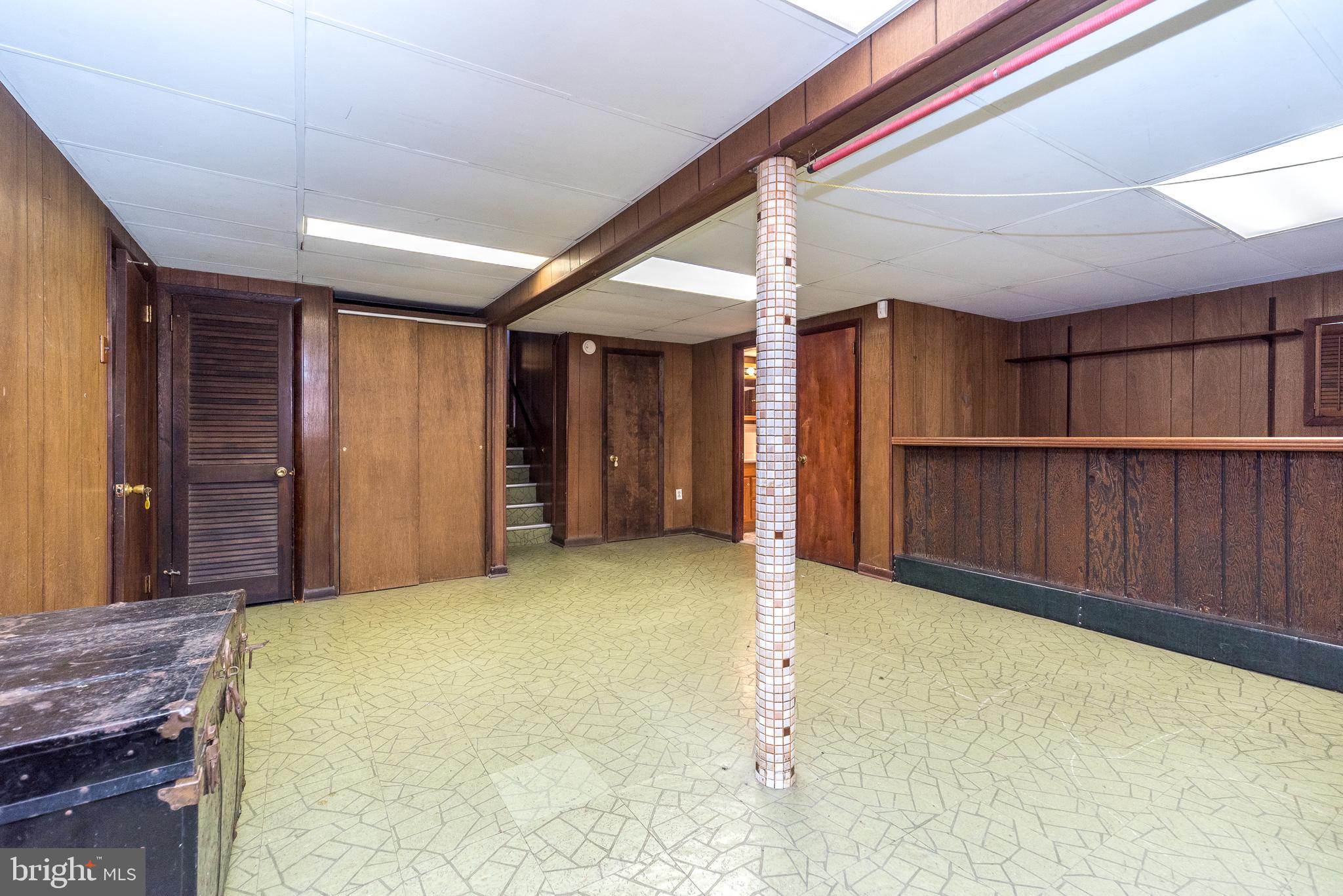 908 G AVENUE