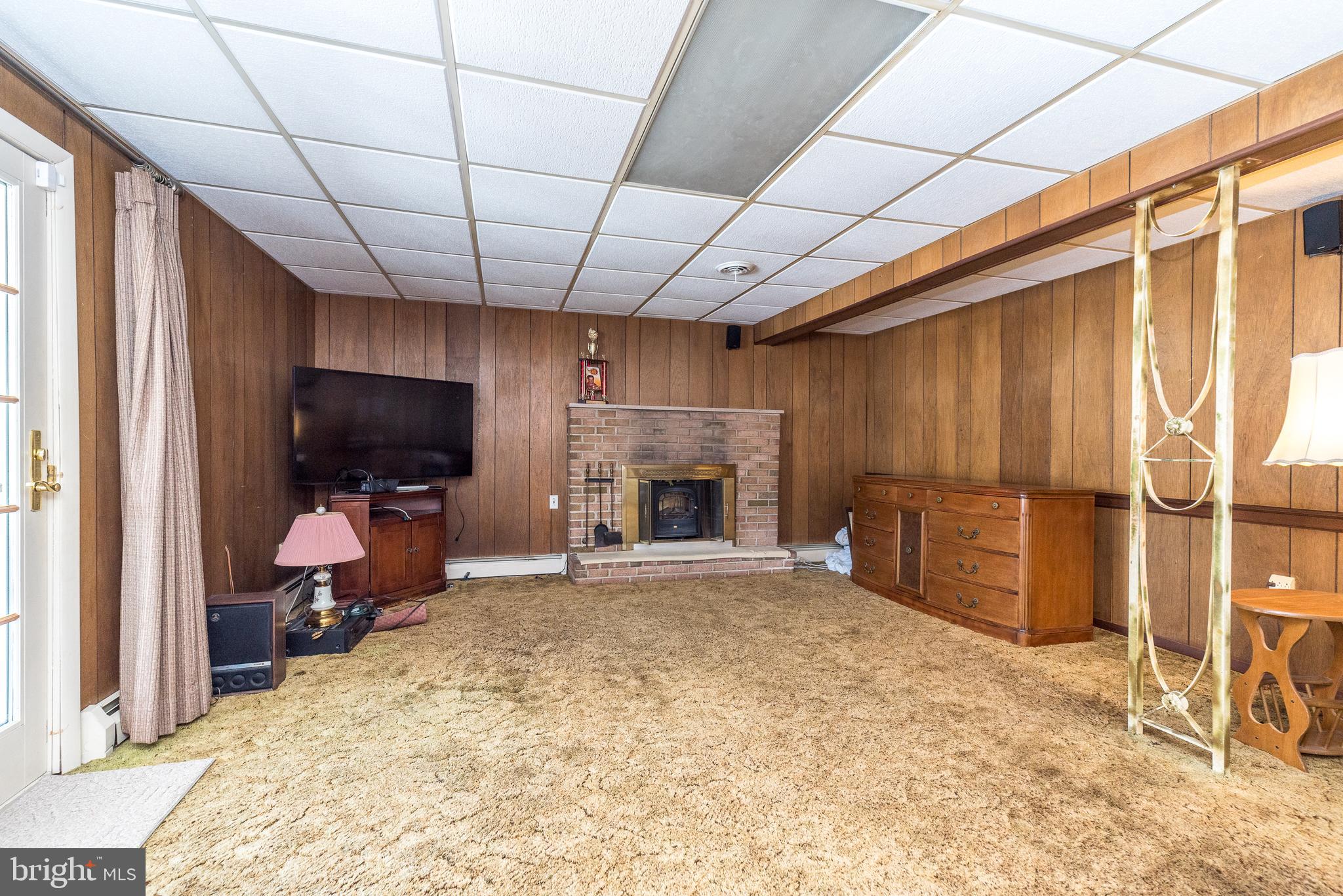 908 G AVENUE