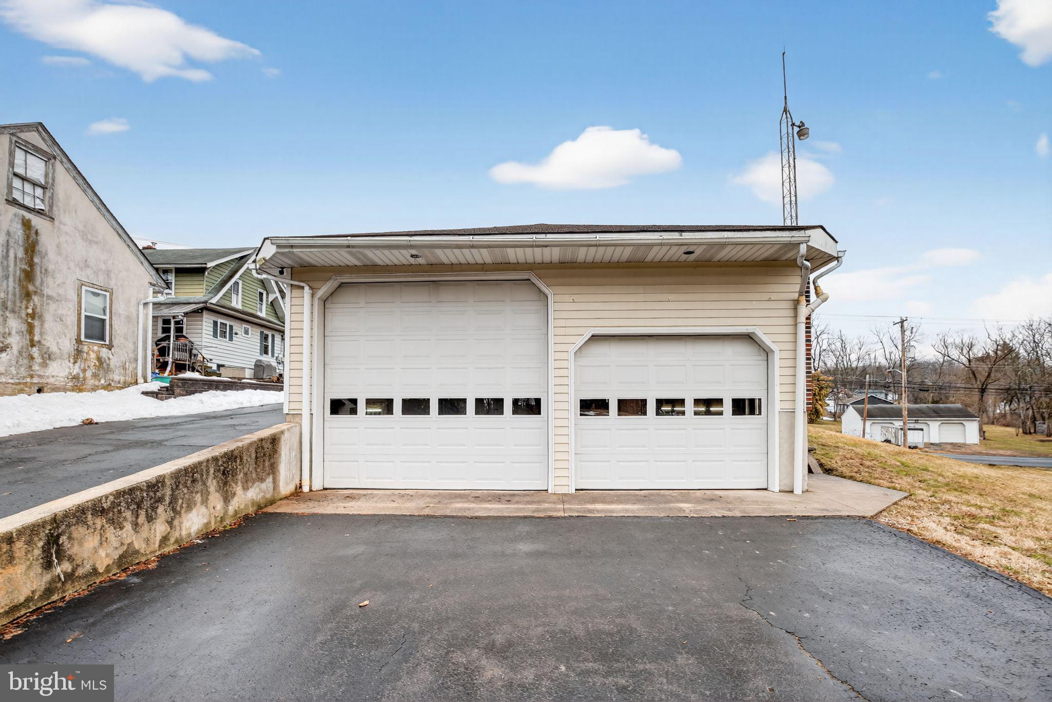 211 SPRING MOUNT ROAD