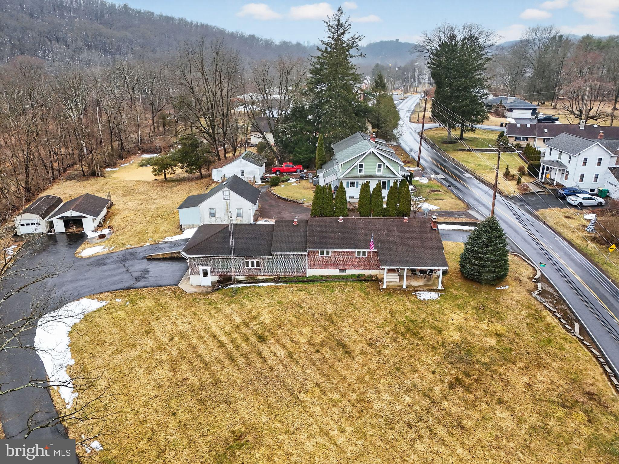 211 SPRING MOUNT ROAD