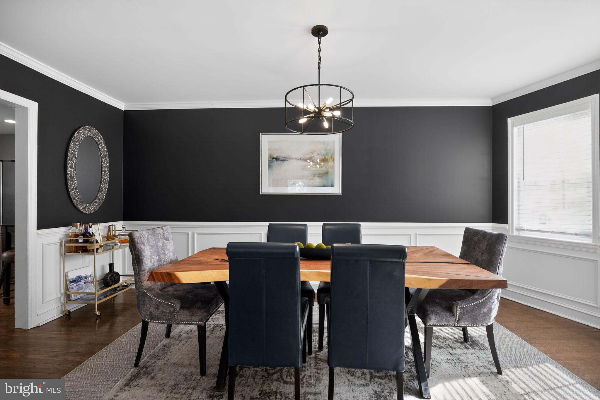 323 W WAVERLY ROAD