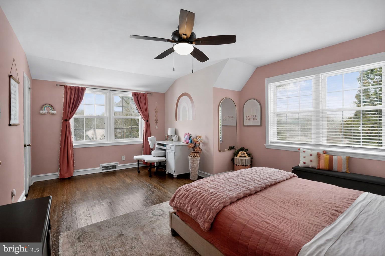 323 W WAVERLY ROAD