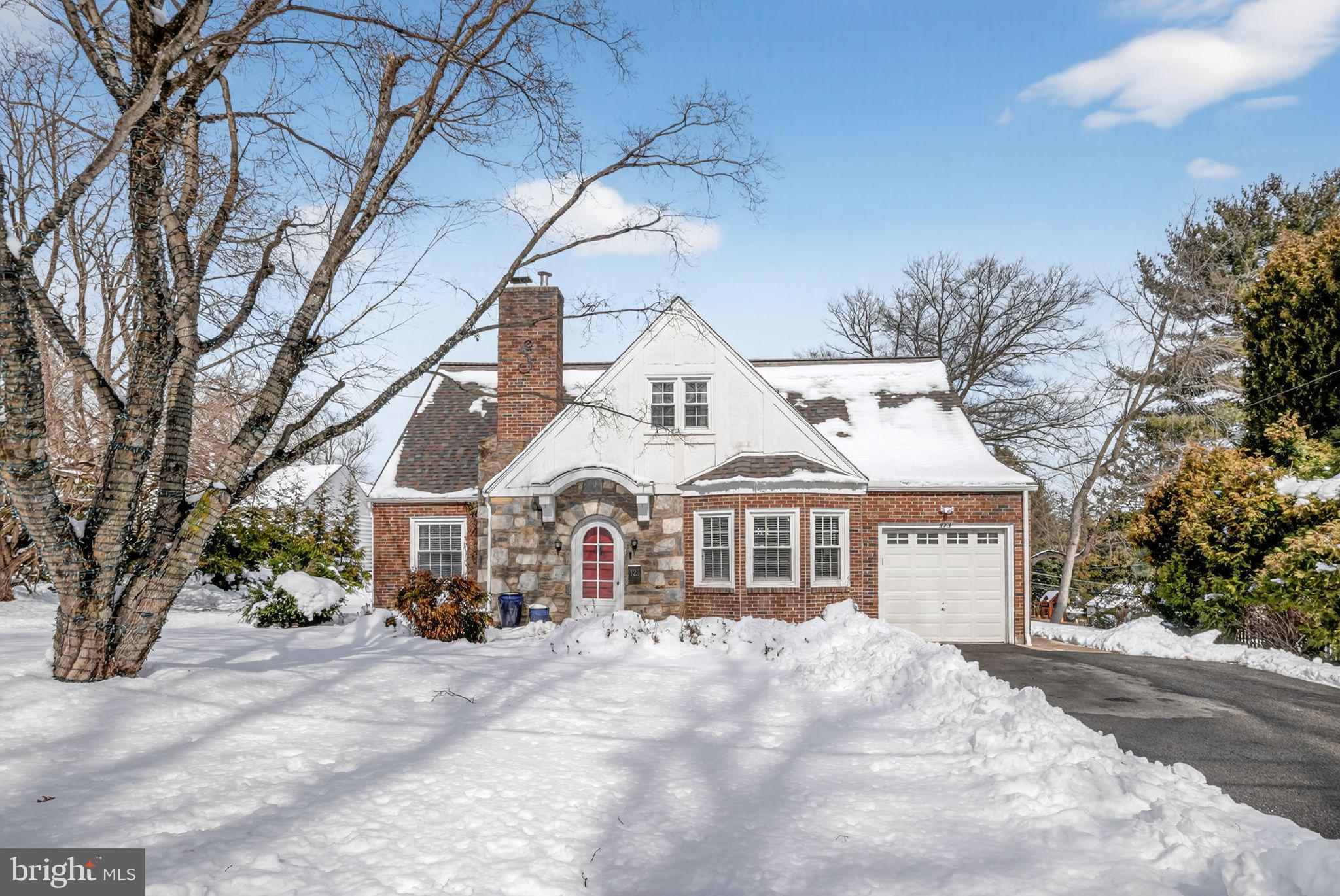 323 W WAVERLY ROAD