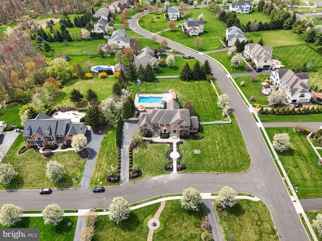 1368 WORTHINGTON COURT