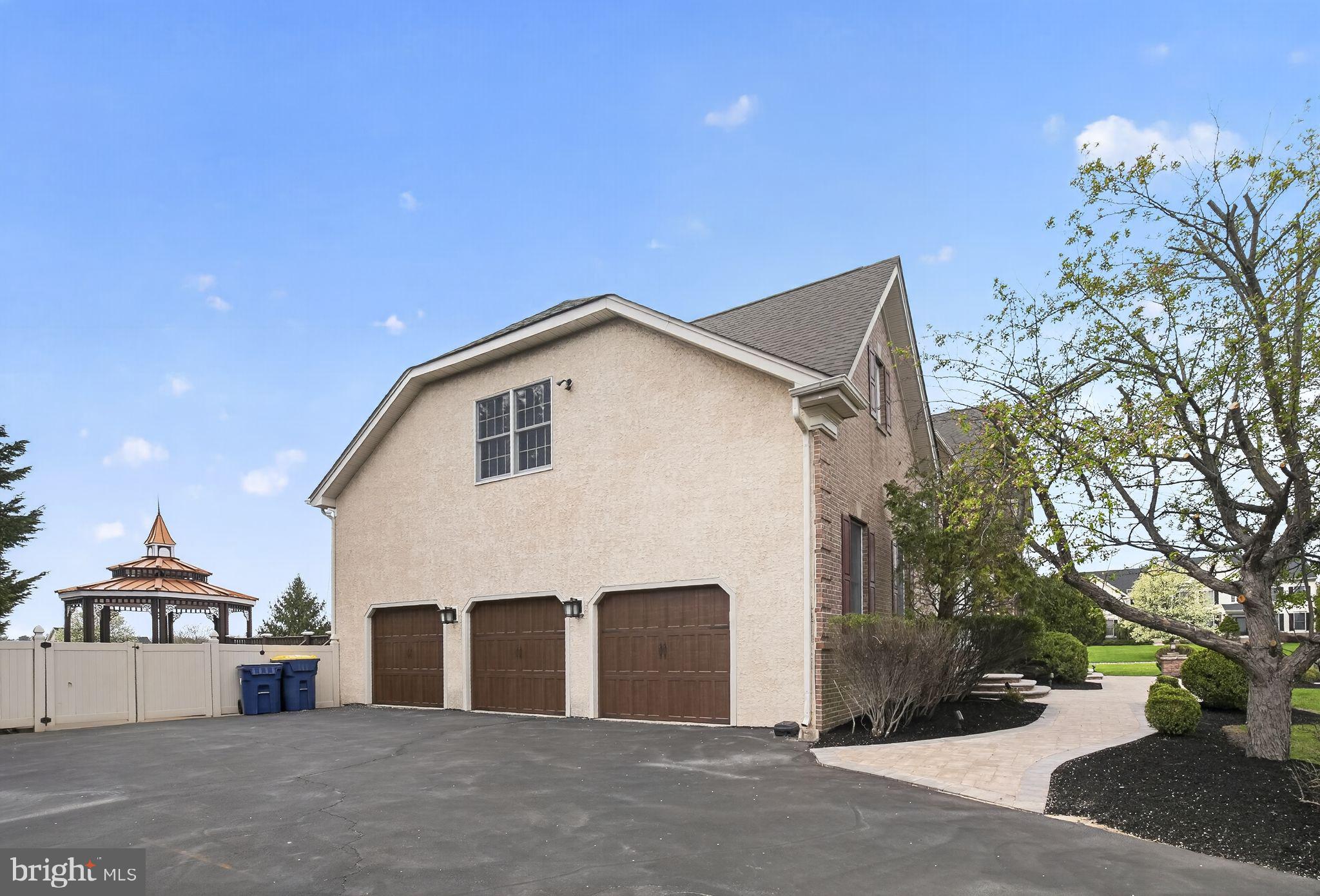 1368 WORTHINGTON COURT