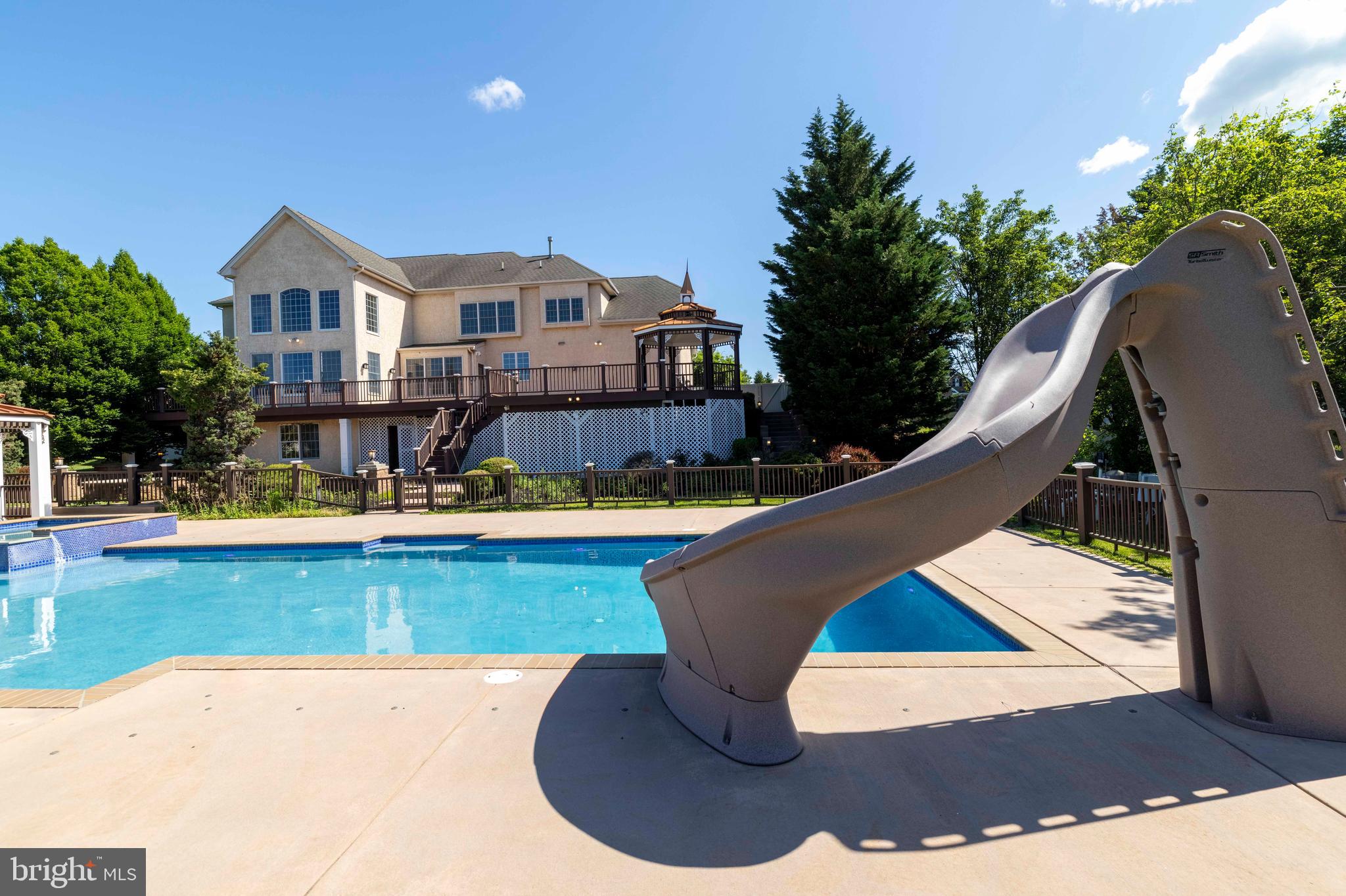 1368 WORTHINGTON COURT