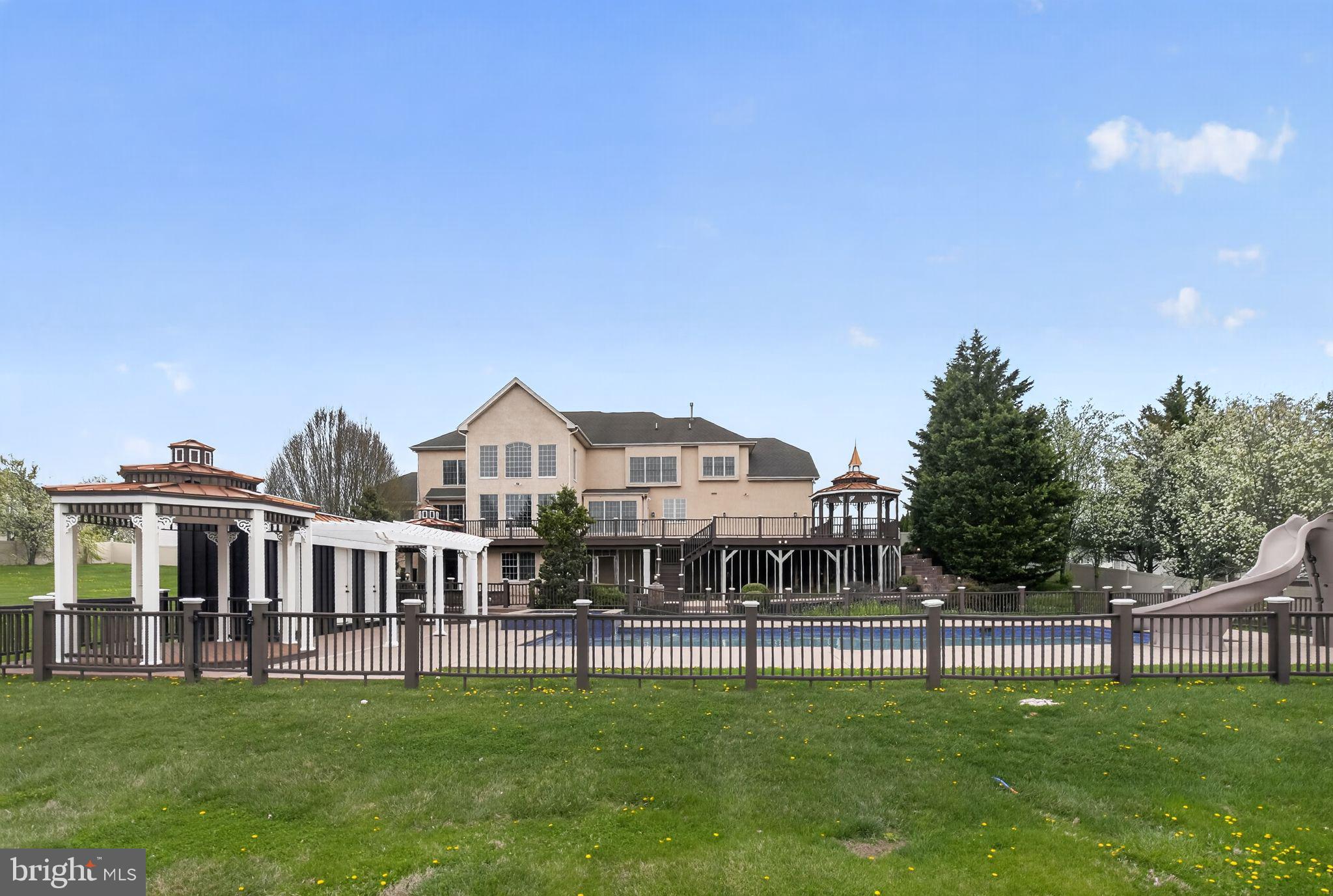 1368 WORTHINGTON COURT