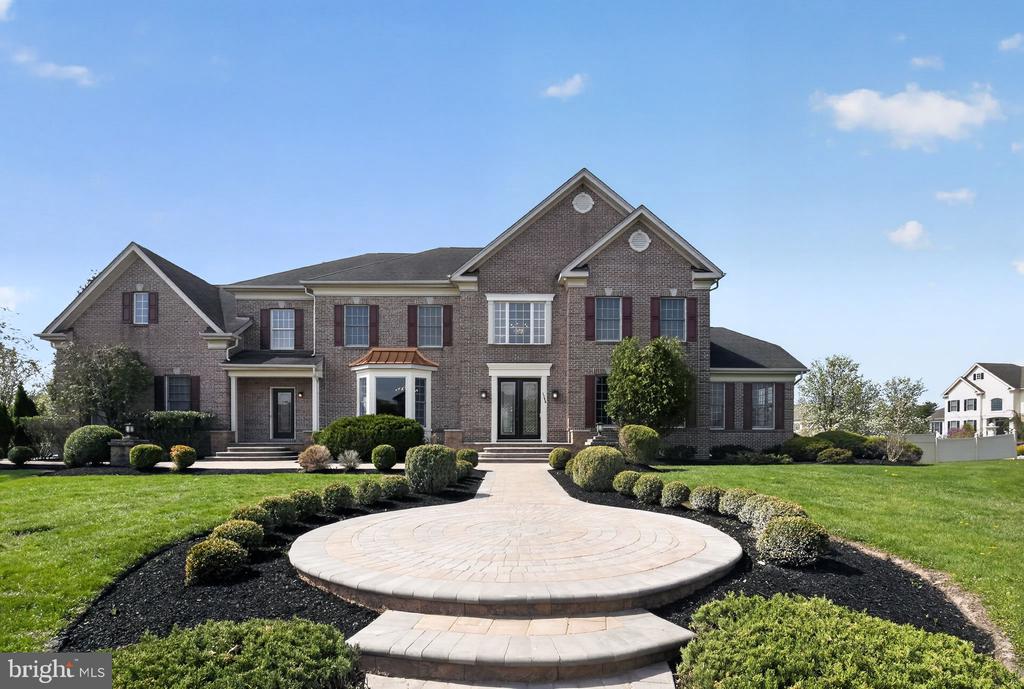 1368 WORTHINGTON COURT