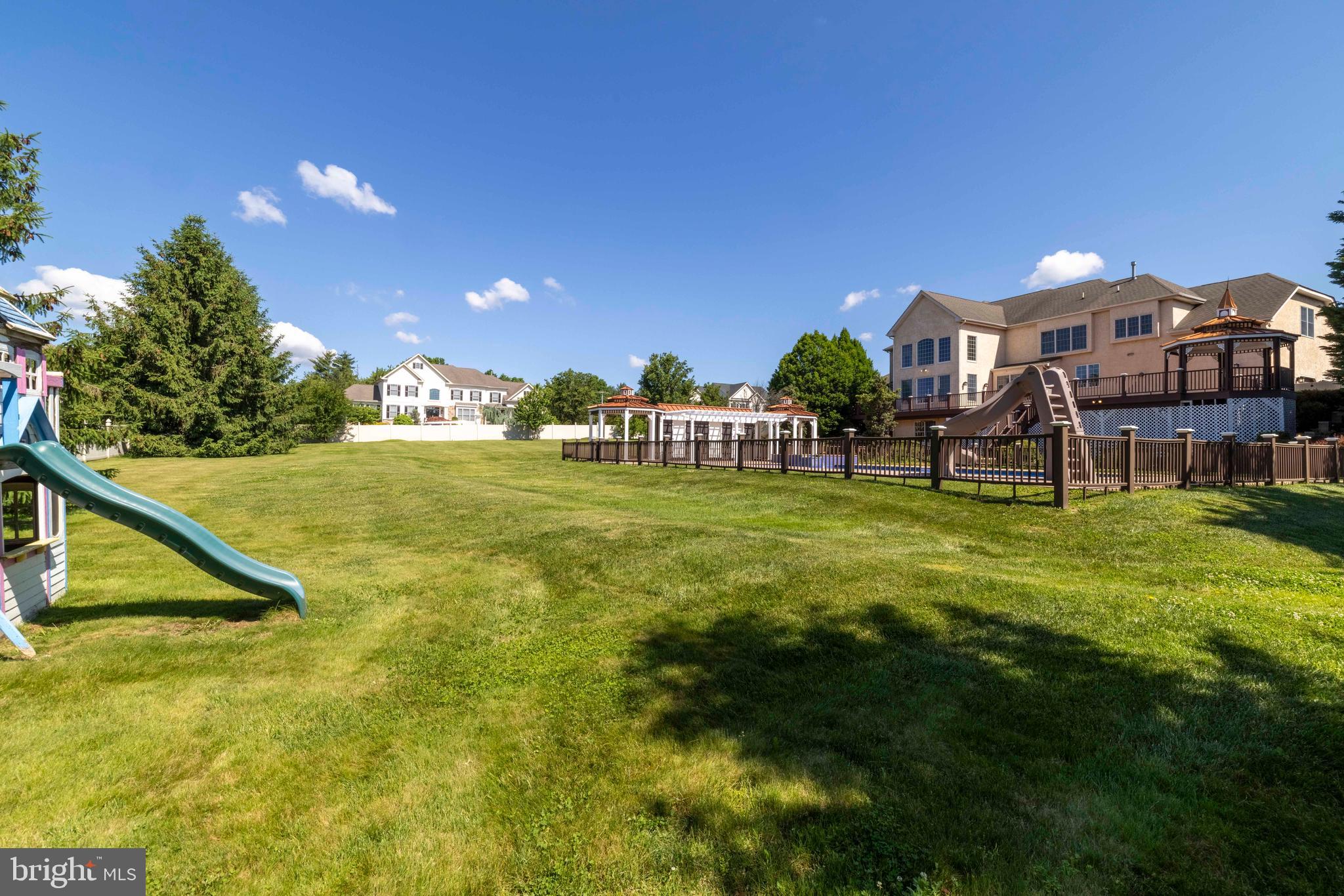 1368 WORTHINGTON COURT