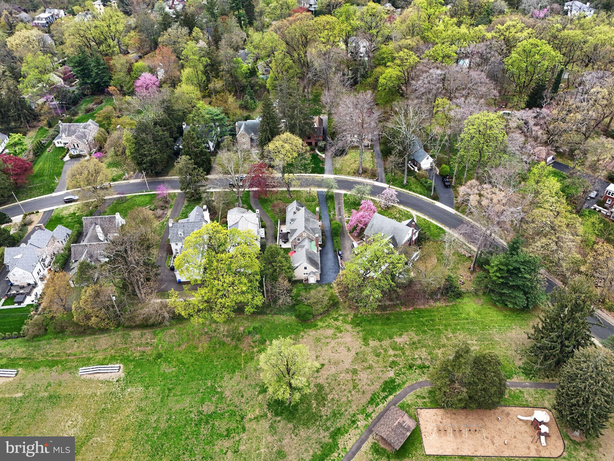 221 N BENT ROAD