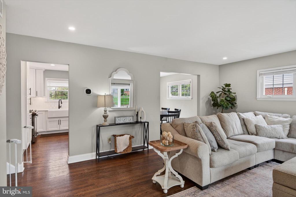 21 RED OAK ROAD