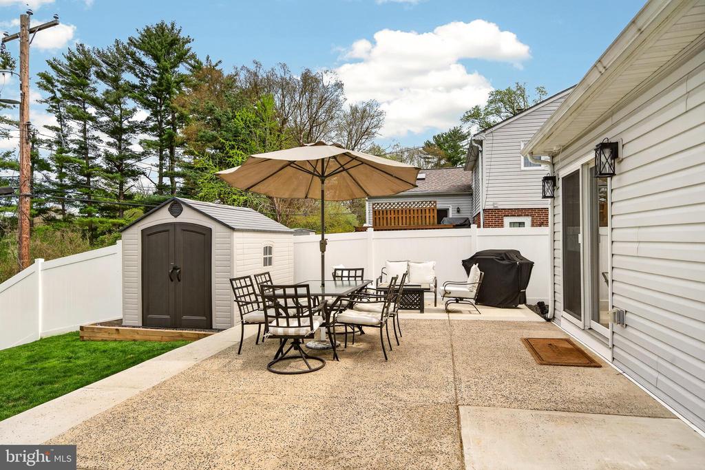 21 RED OAK ROAD