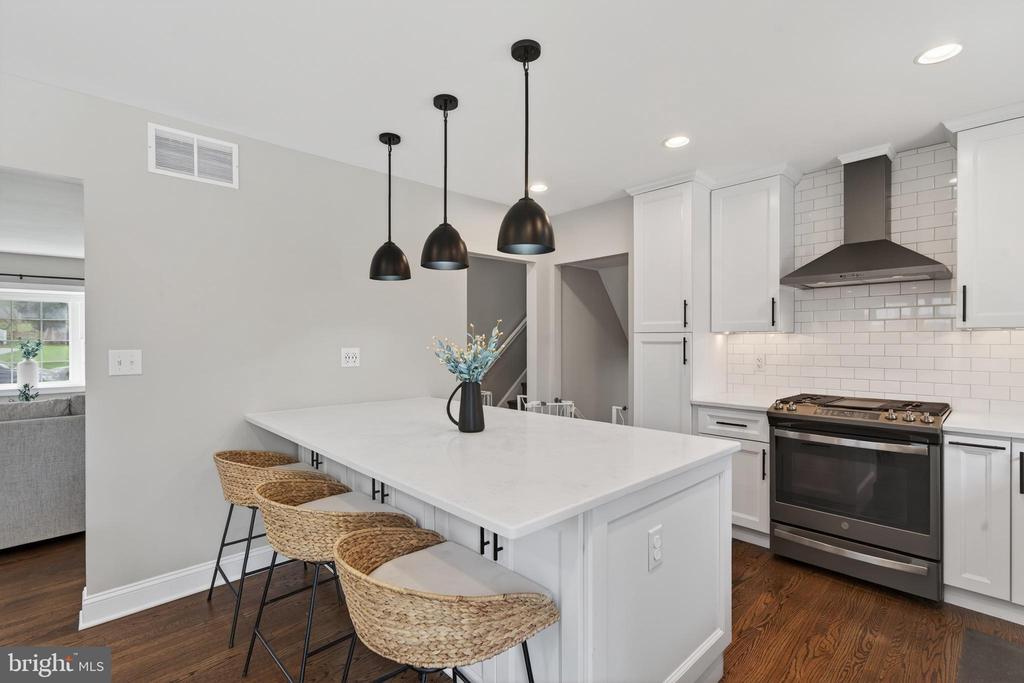 21 RED OAK ROAD