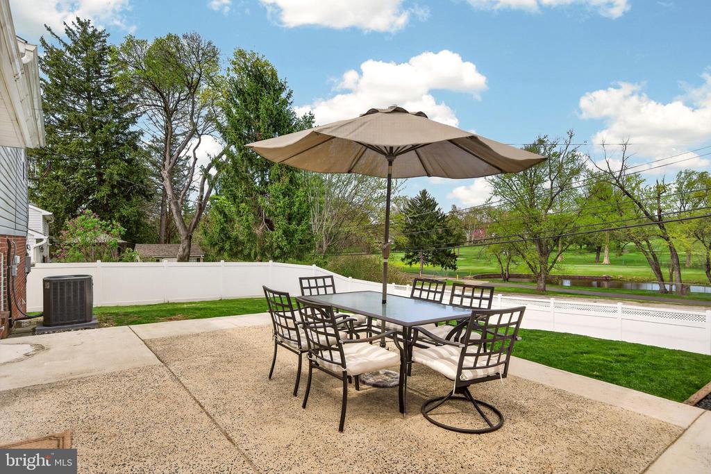 21 RED OAK ROAD