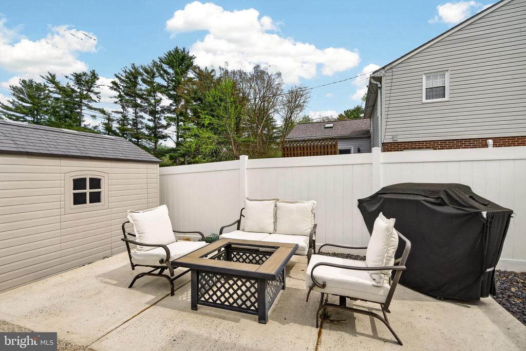 21 RED OAK ROAD