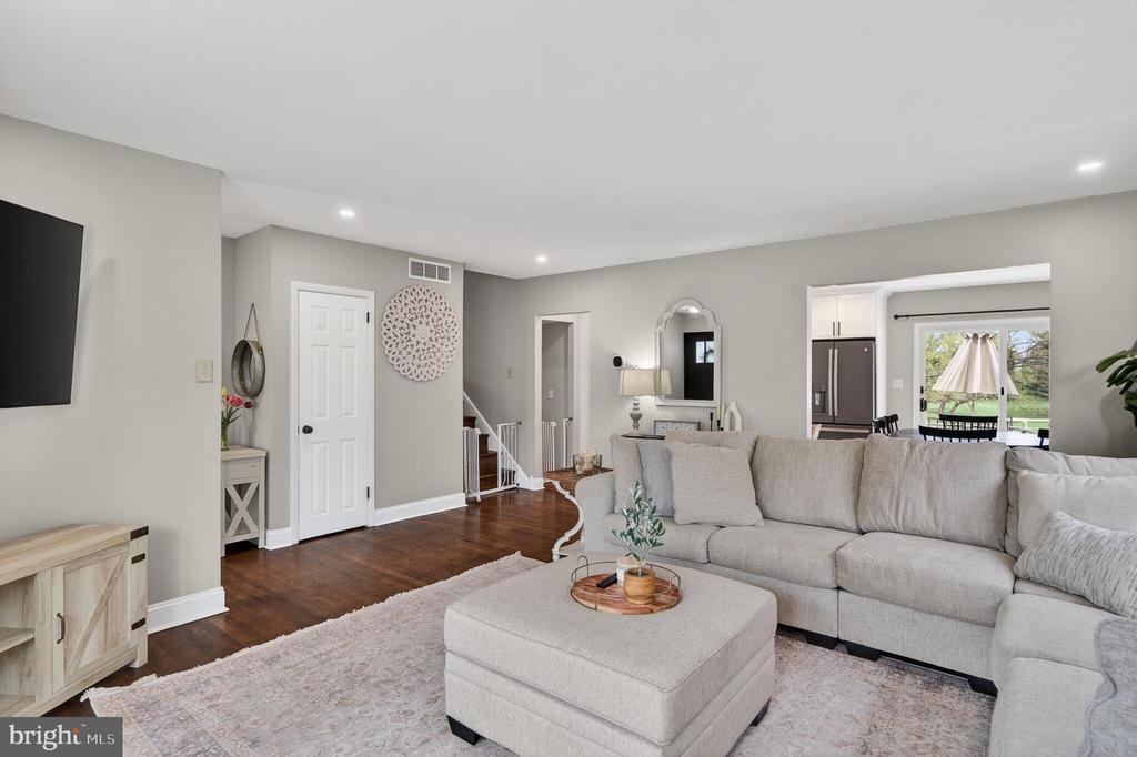 21 RED OAK ROAD