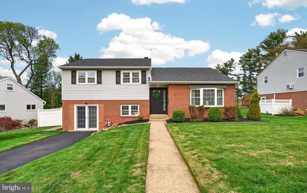 21 RED OAK ROAD