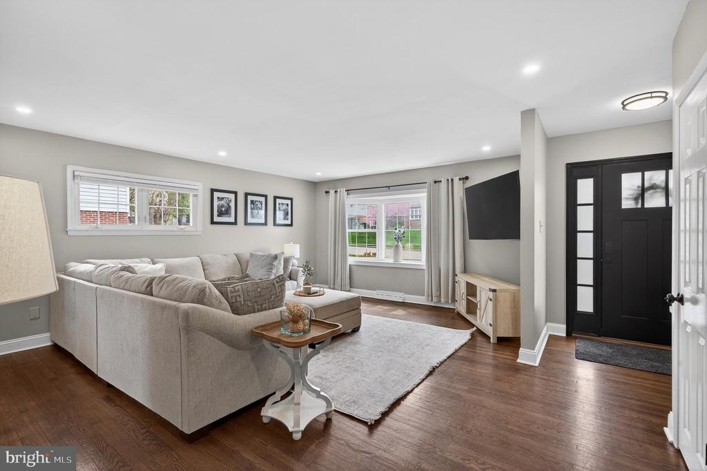 21 RED OAK ROAD