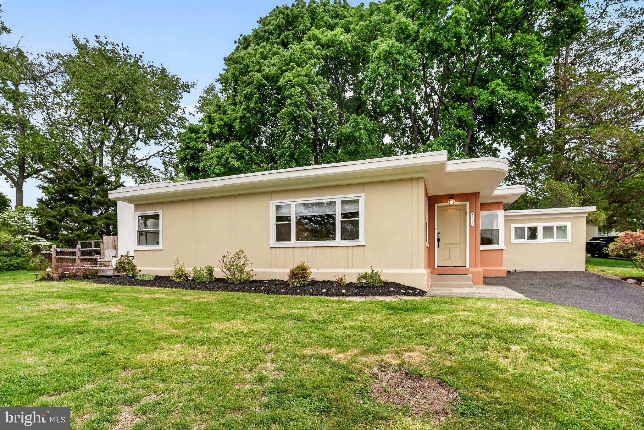 8309 MACARTHUR ROAD