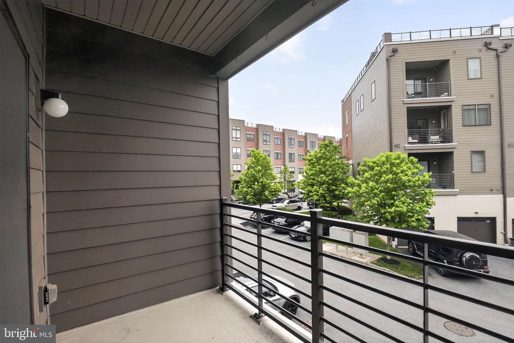 305 LAKEVIEW COURT BLDG 300