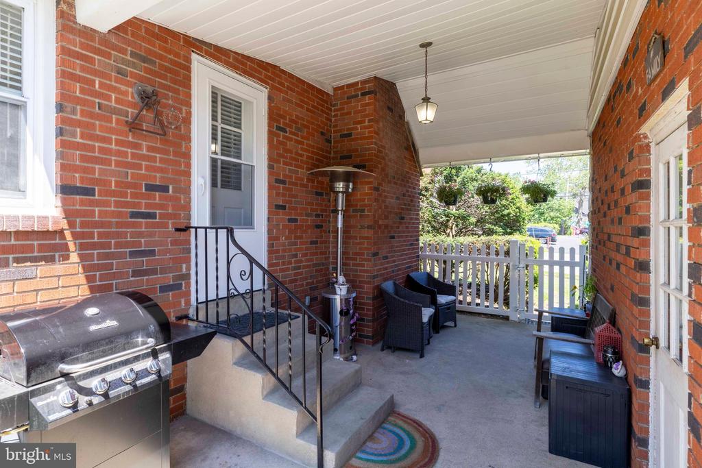 116 ROBERTS AVENUE